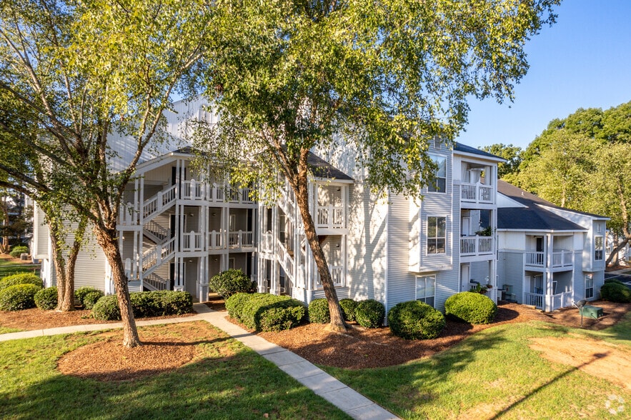 Building Photo - Hamiltons Bay Condominiums
