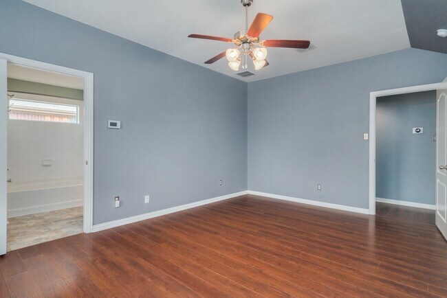 Building Photo - 292 Strawberry Blonde Dr