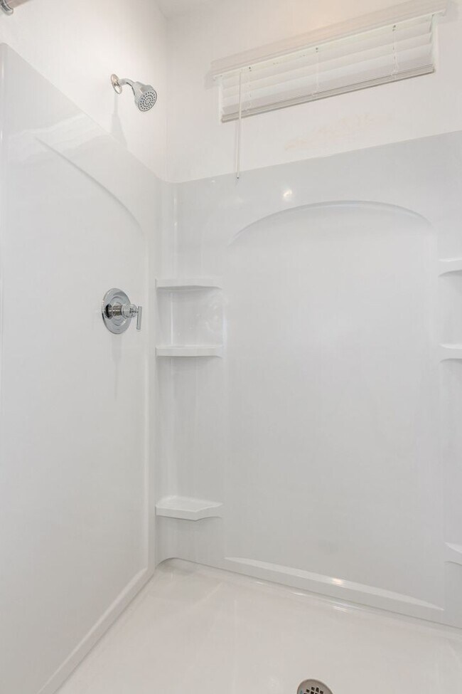 Building Photo - Brand New - Never Lived In 4 Bedroom / 2 B...