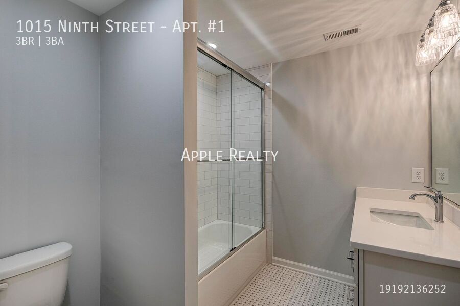 Building Photo - 1015 Ninth Street-Apt. #1