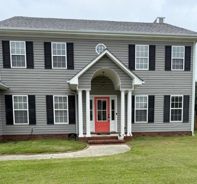 Primary Photo - Welcome to Woodlands!