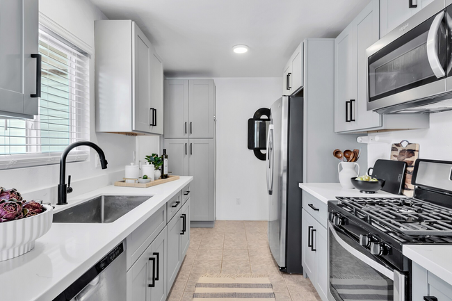 Building Photo - Tranquil Remodeled 2 Bedroom in 55+ Rancho...