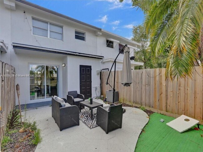 Building Photo - 3603 Townhouse Ct