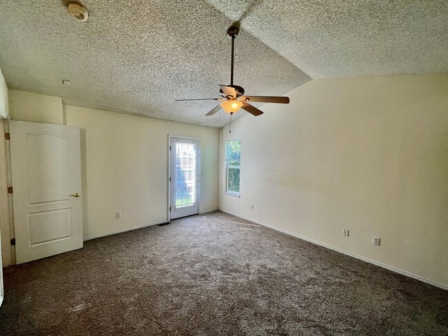 Building Photo - 4 Bedroom Rancher in Sundown w/ NEW CARPET!!