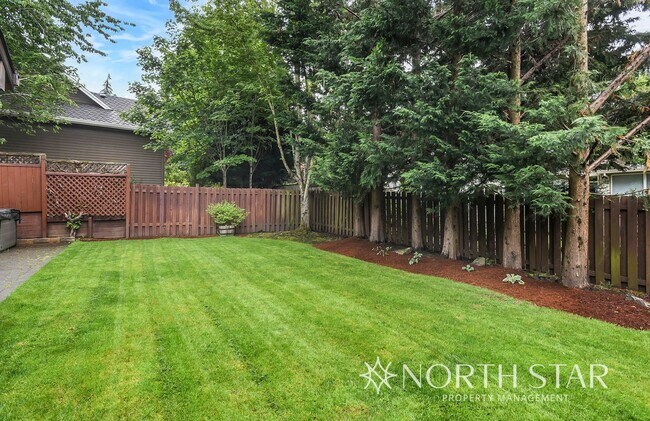 Building Photo - $1000 Off First Months Rent in Lake Oswego