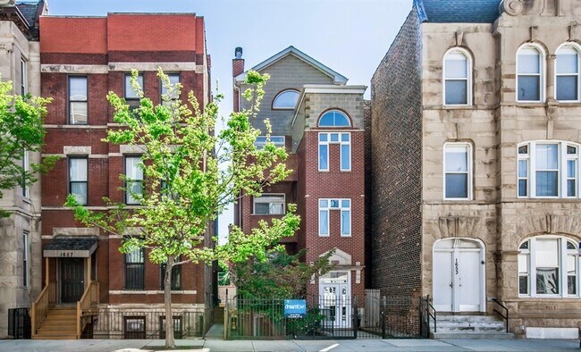 Primary Photo - 1657 N Halsted St