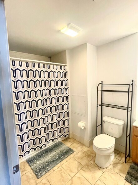 Building Photo - 511 N Broad St