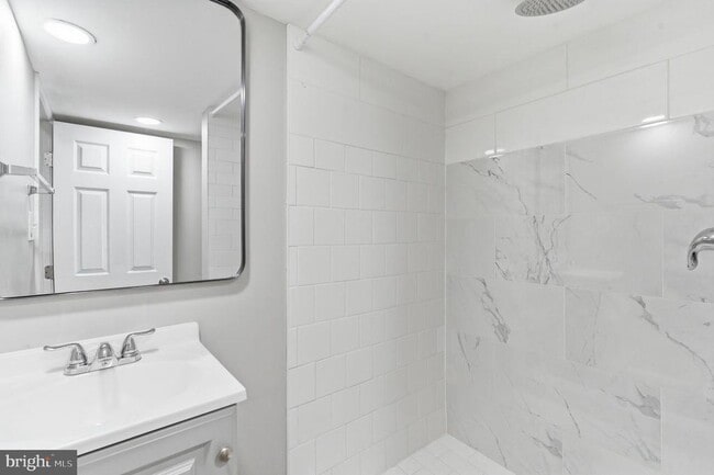 Building Photo - 849 Loalan Ave