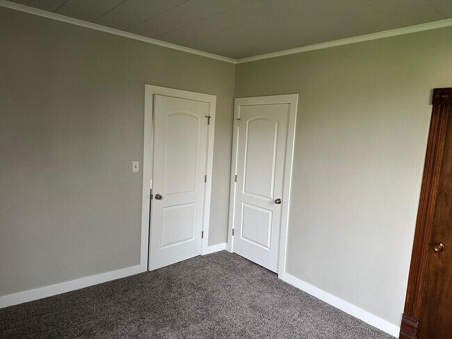 Building Photo - For Rent: 3 Bed / 1 Bath Home in Oconto