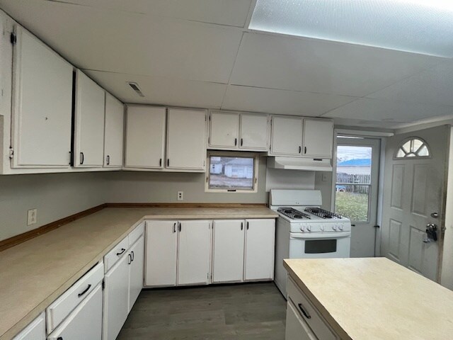 Building Photo - 608 E 4th St