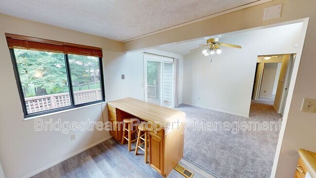 Building Photo - 2421 Bentree Ct