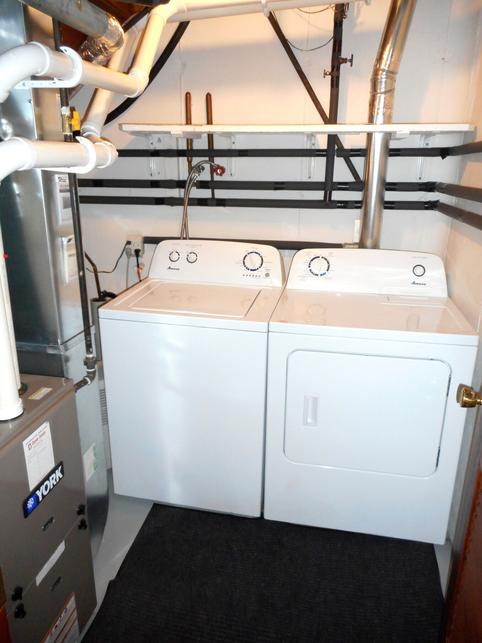 Building Photo - 1615 Reetz Rd