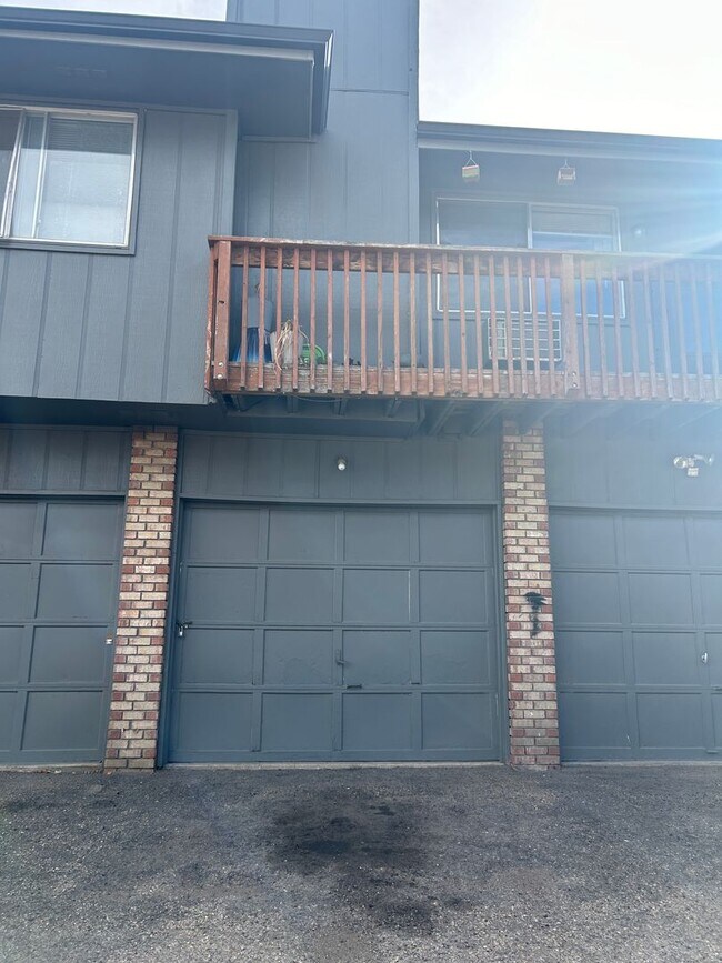 Building Photo - Two Bedroom Condo With One Car Garage Available For Rent In Longmont