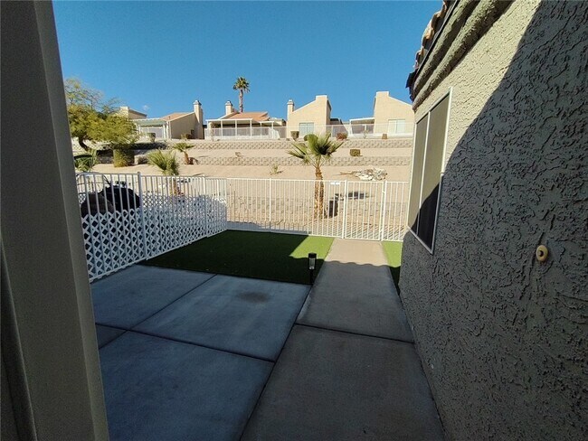 Building Photo - 2212 High Dunes Ln