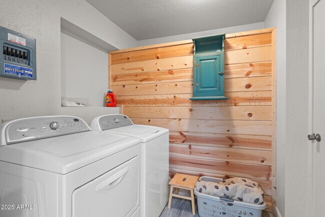 Building Photo - 51433 U.S. Hwy 60 89