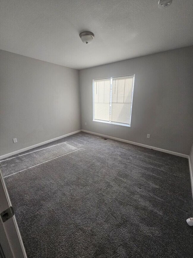 Building Photo - 6591 Watusi Rd