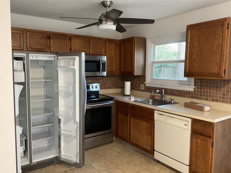 Building Photo - 16 Lawton Rd