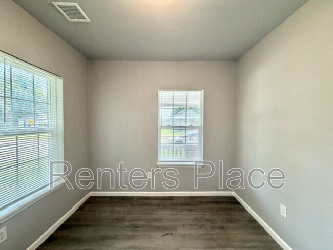 Building Photo - 517 S 40th W Ave
