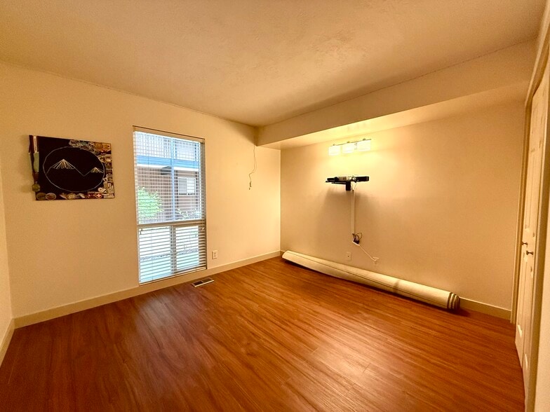 Building Photo - 249 S 700 E