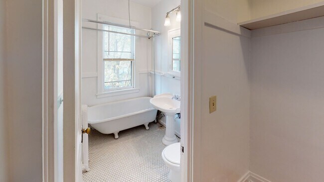 Interior Photo - Lor-West Apartments