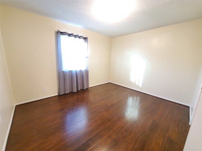 Building Photo - 2810 Arrowhead Dr