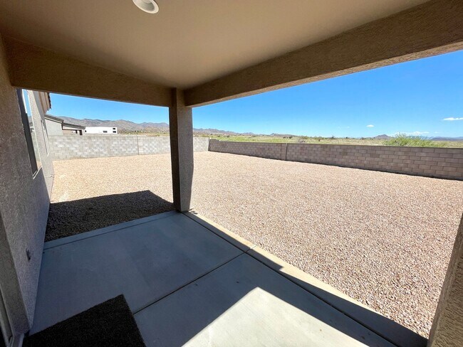 Building Photo - New 2024 Built 3 Bedroom Home with Beautif...
