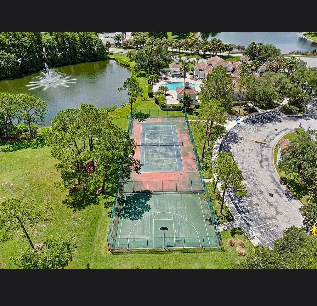 Building Photo - 13929 Fairway Island Dr