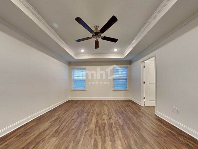 Building Photo - 60 Elcano Ln