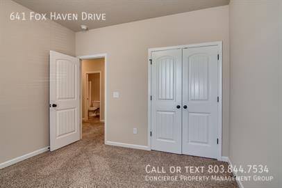 Building Photo - 641 Fox Haven Dr