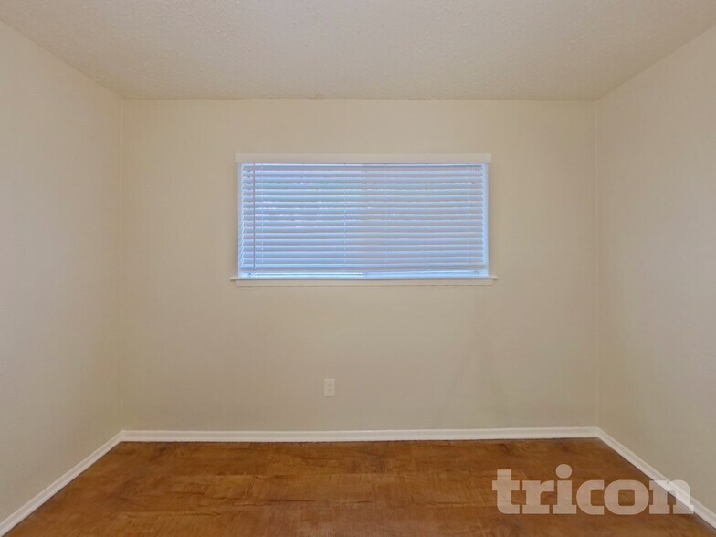 Building Photo - 717 Marlow Pl