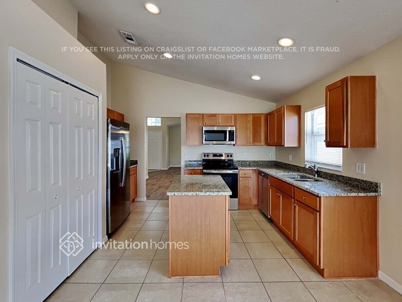Building Photo - 5223 Sunset Canyon Dr