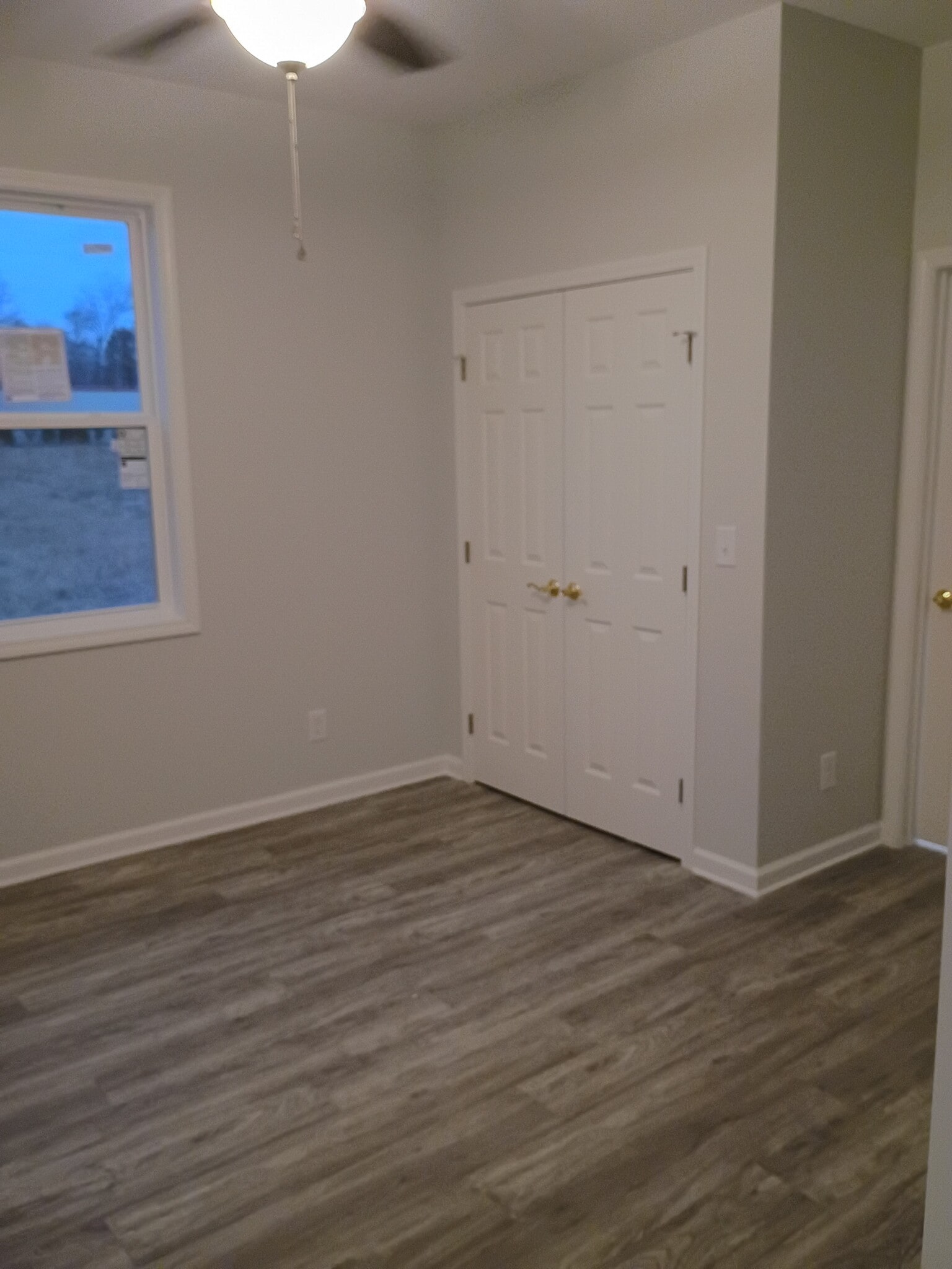 Building Photo - 121 Rose Lk Dr