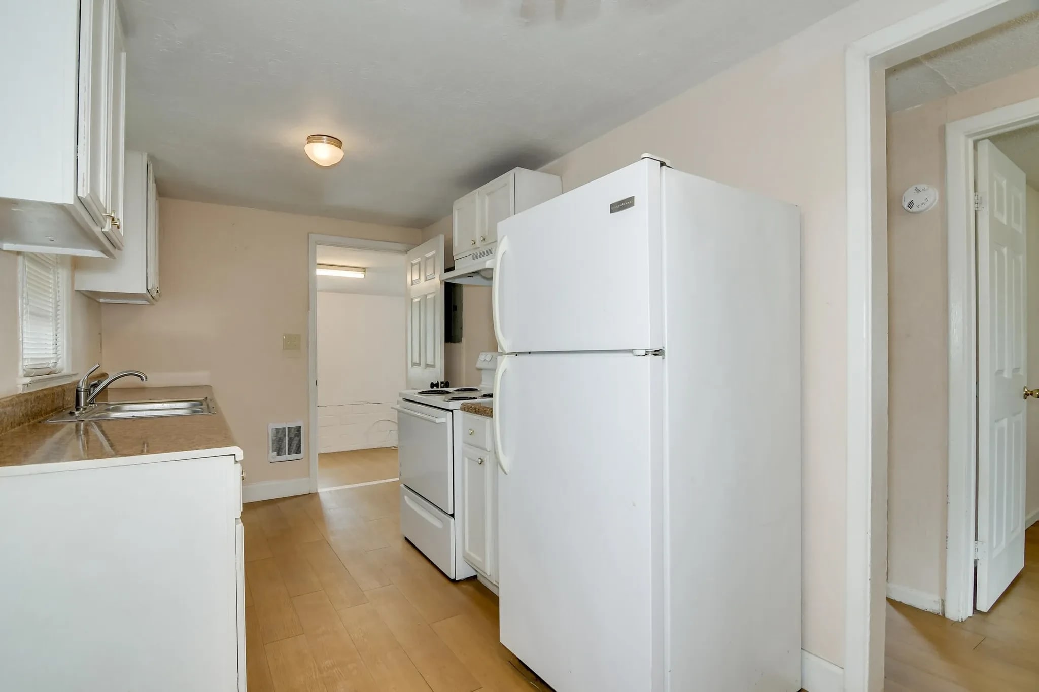 Kitchen - 1732 Telfair St