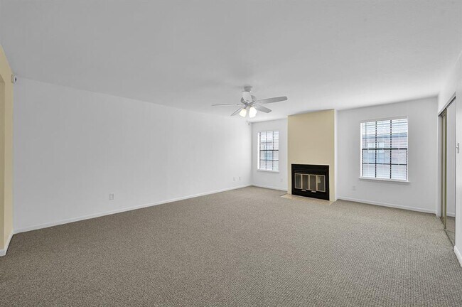 Building Photo - 9850 Pagewood Ln