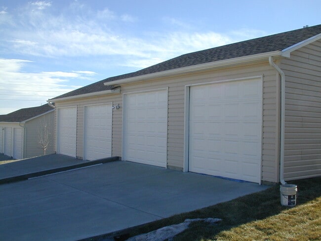 Building Photo - 3324-26-28-30 Randy Rd.