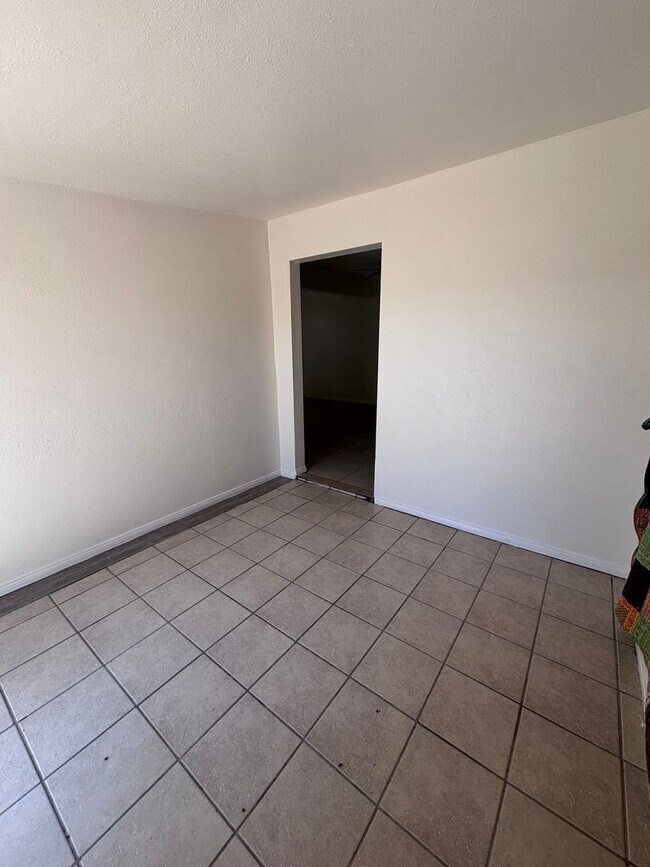 Building Photo - * Acoma (Lease Only)