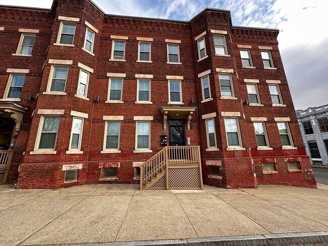 Building Photo - 5 Hampshire St