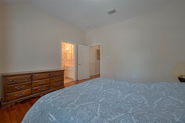 Building Photo - 4707 Gladesdale Park Ln