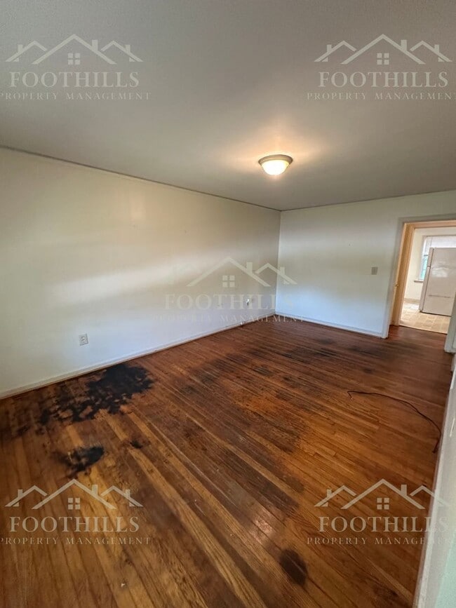 Building Photo - 2 Bedroom Duplex off Concord Rd