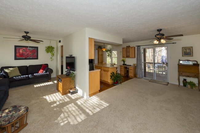 Building Photo - 5939 Westmere Dr