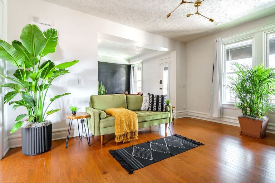 Building Photo - 27-29-29 Lundy St