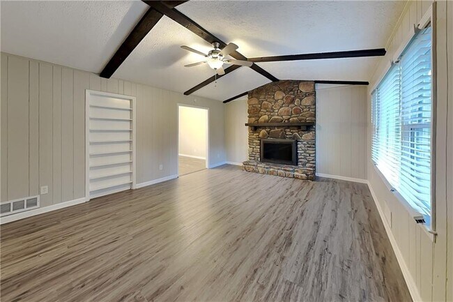 Building Photo - 6659 Kellogg Dr