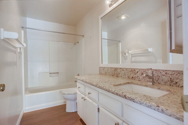 Building Photo - 243-243 N Granados Ave