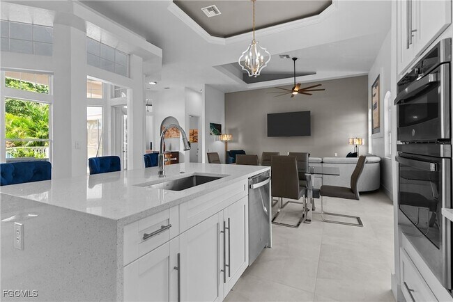 Building Photo - 2417 Cape Coral Pkwy W