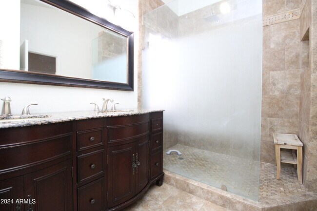 Building Photo - 4052 E Palo Brea Ln