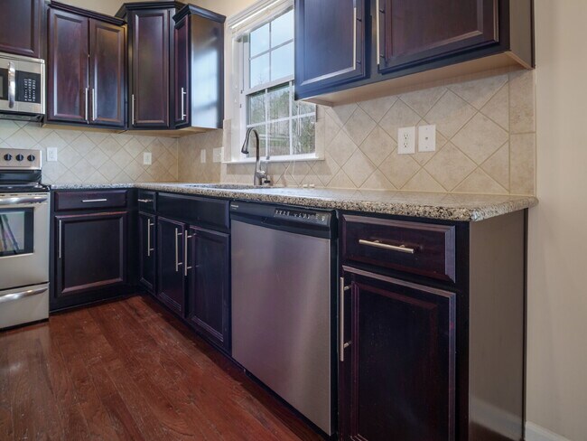 Building Photo - 1089 Wallace Lake Rd