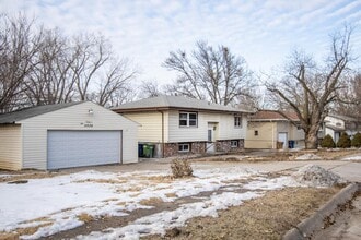 Building Photo - 2826 Bryan Ave