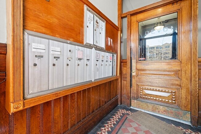 Building Photo - 19 Cortes St