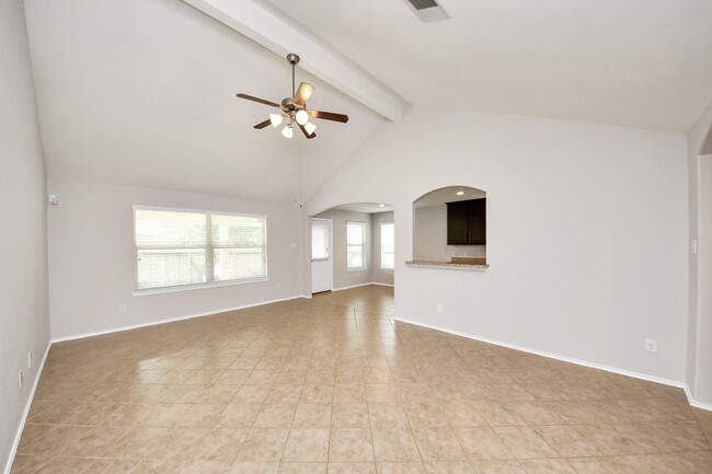 Building Photo - 21823 Wildcroft Dr