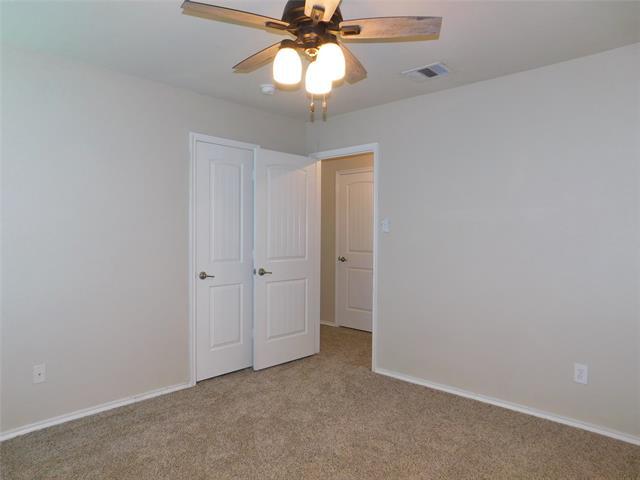 Building Photo - 835 Post Oak Pl